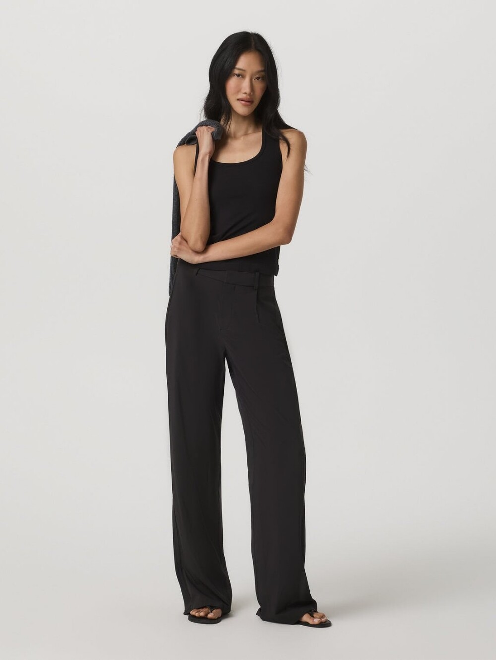 Vuori Pose Layering Tank Black NWT - Picture 4 of 5